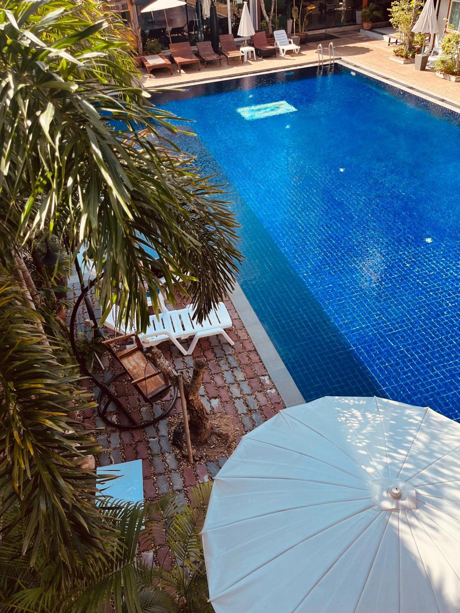 Paradise Land Resort Pattaya Esterno foto