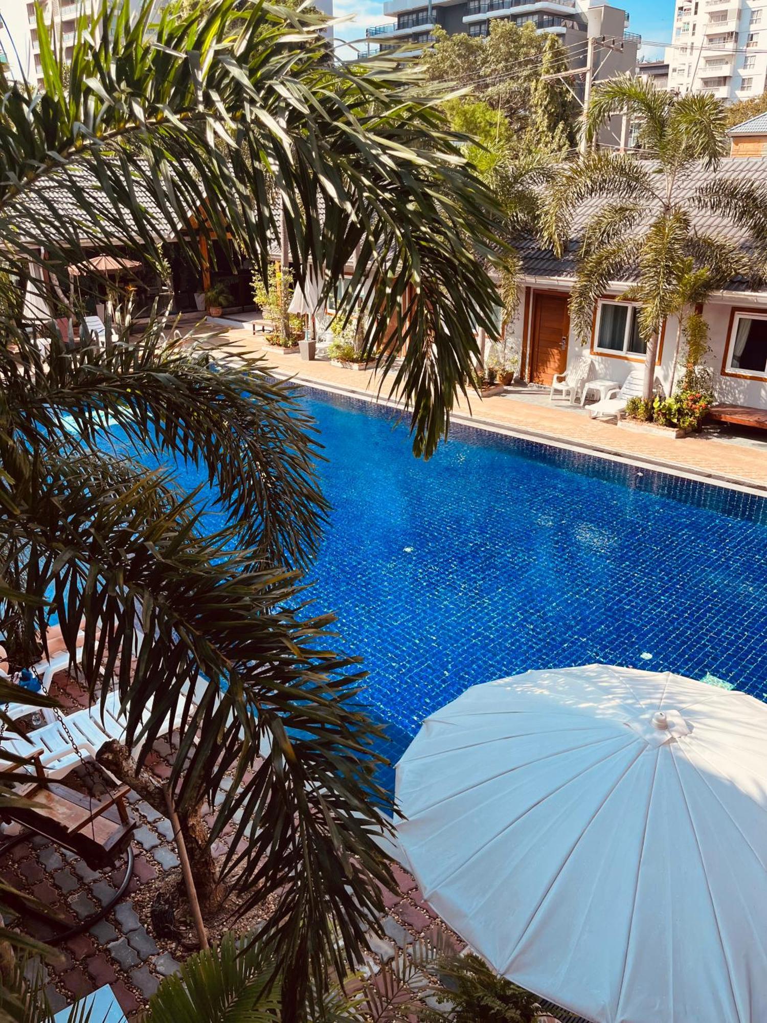 Paradise Land Resort Pattaya Esterno foto